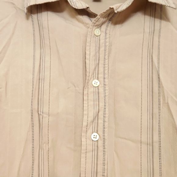 Gap men's short-sleeved button down shirt, sz XL - Picture 2 of 6